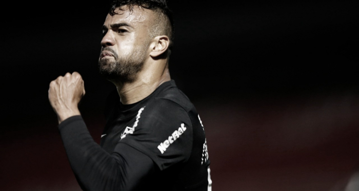 Bragantino vence Emelec e segue na
briga pela classificação às oitavas