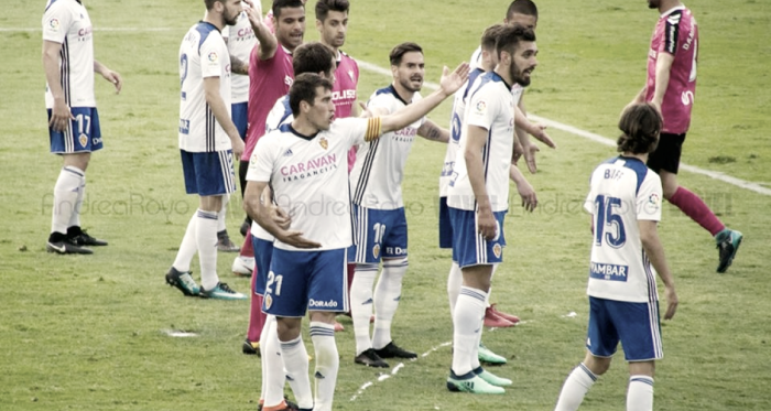 Los jugadores zaragocistas defendiendo una jugada a balón parado / Foto: Andrea Royo | VAVEL