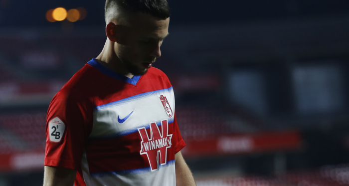 El Recreativo Granada sucumbe a la eficacia del Córdoba CF