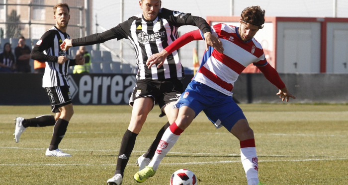 Lance del partido entre el Recreativo Granada y el Cartagena la temporada pasada | Foto: Antonio L. Juárez