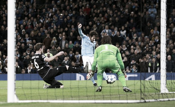 Manchester City vence Mönchengladbach e termina na liderança do Grupo D
