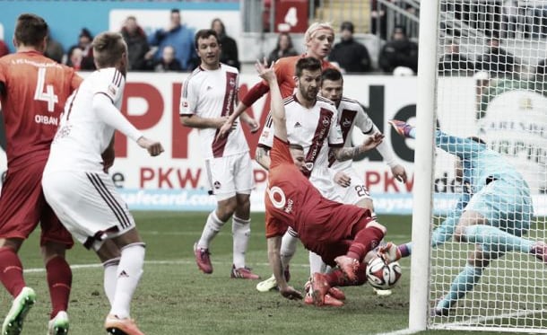 1. FC Kaiserslautern 2-1 1. FC Nürnberg: Red Devils survive late scare to complete comfortable win