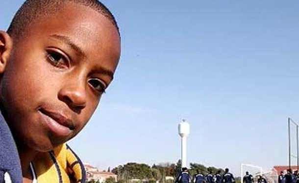 El Nacional otorgó beca al hijo del Chucho Benítez