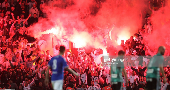 Play stops as Legia Warsaw fans set off flares during the game (Getty Images/Ian MacNicol)