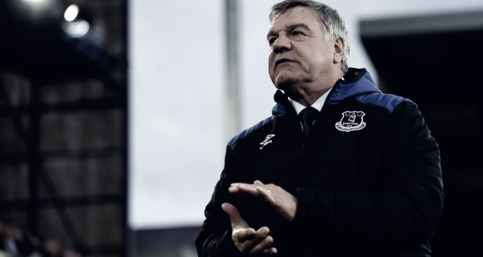 Sam Allardyce en sus últimos partidos con el Everton. Foto Everton.