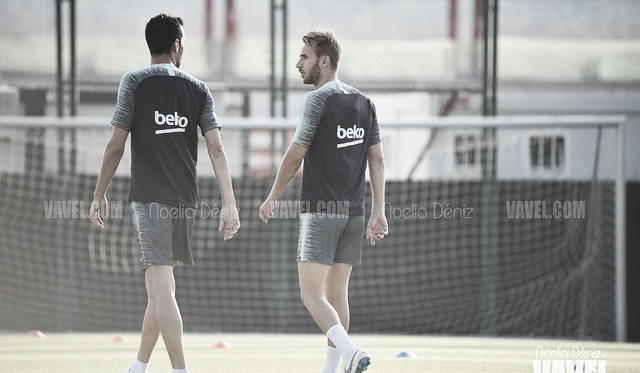 Foto de archivo de Samper junto a Sergio Busquets durante un entrenamiento. FOTO: Noelia Déniz