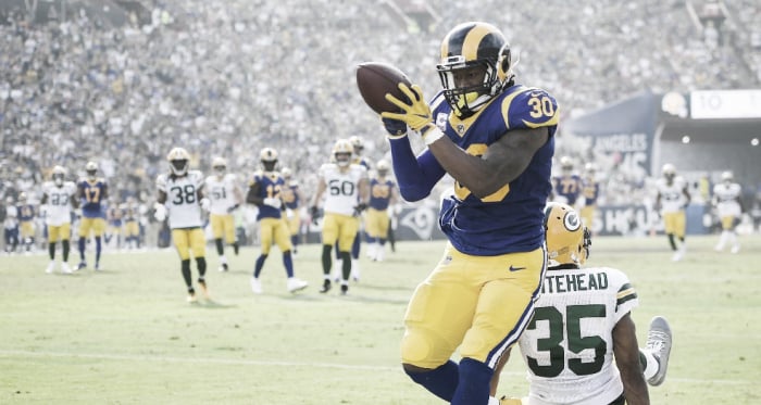 Rams sufre, pero mantiene el invicto