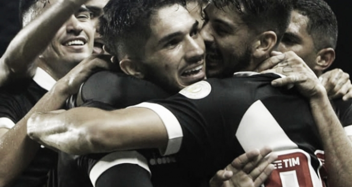Em jogo nervoso, Vasco derrota o Inter e conquista a primeira vitória no Brasileirão