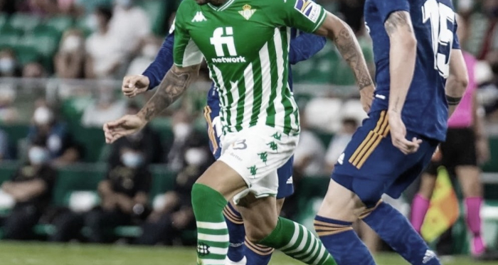 Víctor Camarasa renueva con el Betis hasta 2023
