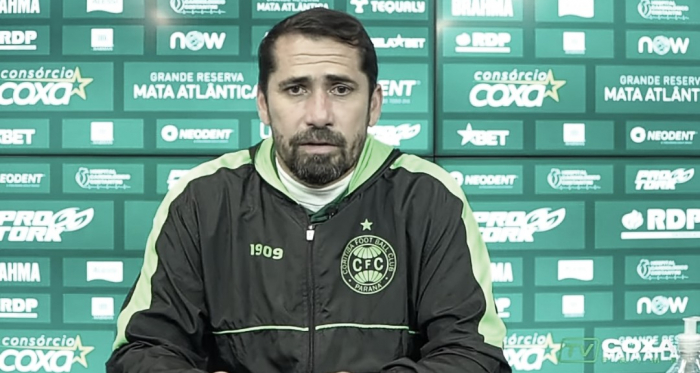 Gustavo Morínigo valoriza vitória do Coritiba em meio a dificuldades: "Importante ganhar"