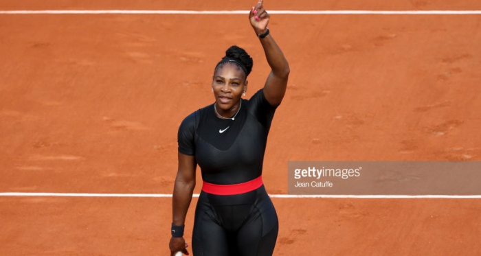 Serena Williams regressa com vitória em Roland Garros
