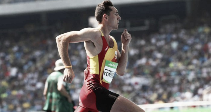 Sergio Fernández limpia las telarañas de los 400m vallas