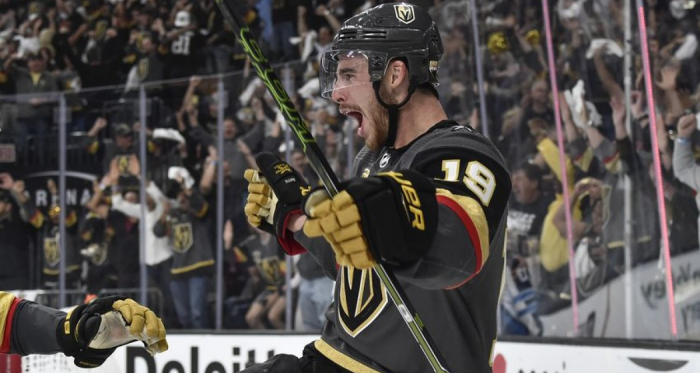 Reilly Smith scores the go ahead goal for Vegas late in the third period. (Photo:Associated Press)