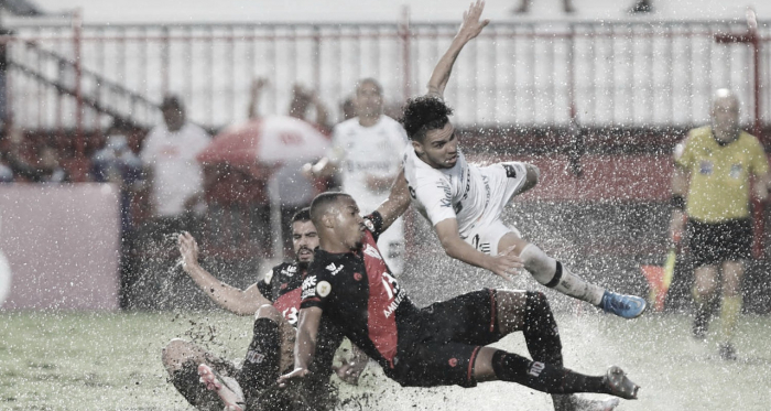 Muita chuva e nada de gols: Atlético-GO e Santos não saem do zero pelo Brasileirão