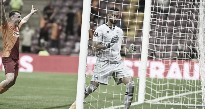 Com gol contra bizarro de Strakosha, Galatasaray vence a Lazio na estreia da UEFA Europa League