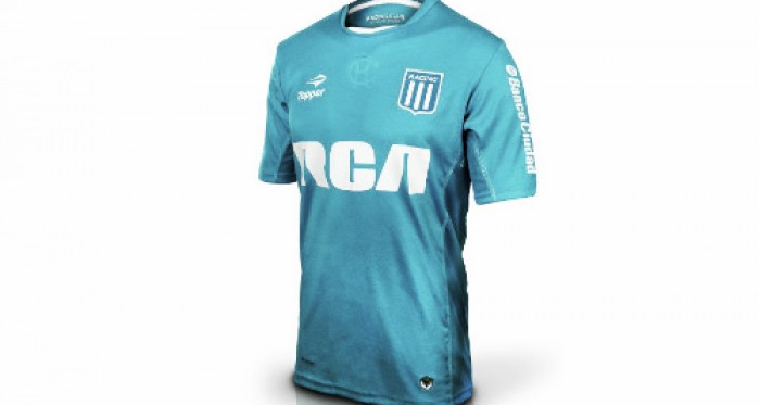 Racing estrena indumentaria