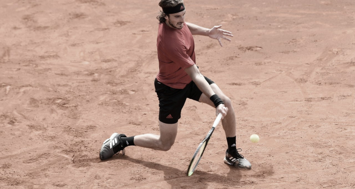 Com tranquilidade, Tsitsipas vence Paul na estreia e avança em Lyon
