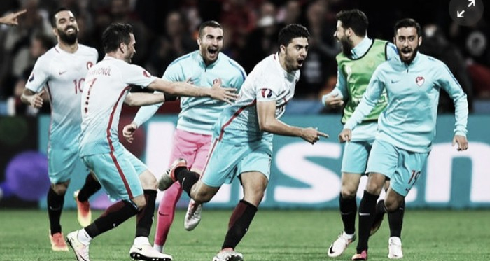 Turkey celebrate their second goal (source: guardian)