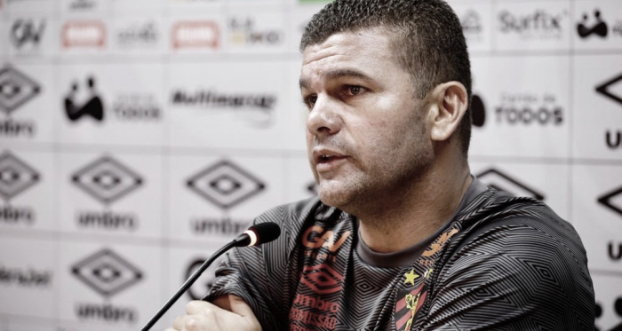 Sport entra na zona de rebaixamento, mas Louzer valoriza elenco e confia em reação no Brasileiro