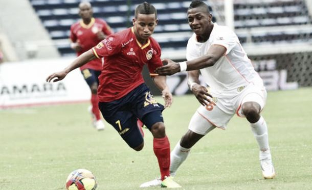 Robaron las 'naranjas' en polémico empate en Barranquilla