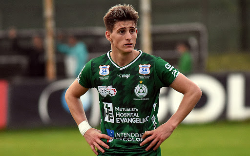 Facundo Waller, a una firma de Pumas