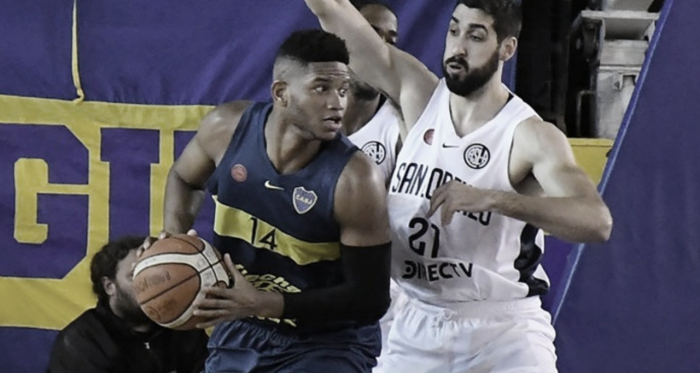 Duelo de extranjeros en la Bombonerita: el cubano Jasiel Rivero vs. el uruguayo Mathias Calfani. Fuente: InfoLiga.com.
