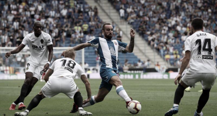 Sergi Darder en una jugada del Espanyol - Valencia de la primera vuelta. Foto: RCD Espanyol
