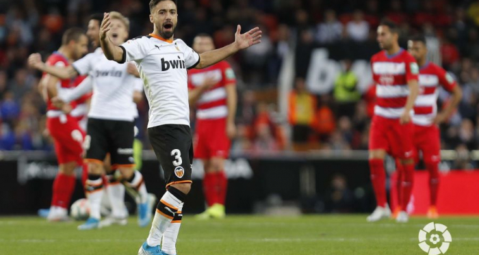Los jugadores del Valencia CF celebran la victoria ante el Granada CF. / FOTO: LaLiga