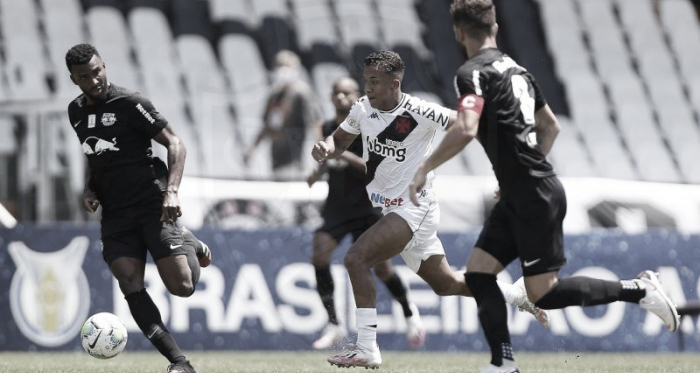 Vasco sai na frente, mas RB Bragantino busca empate no São Januário