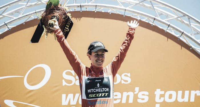 Amanda Spratt amplía su reinado en el Tour Down Under.