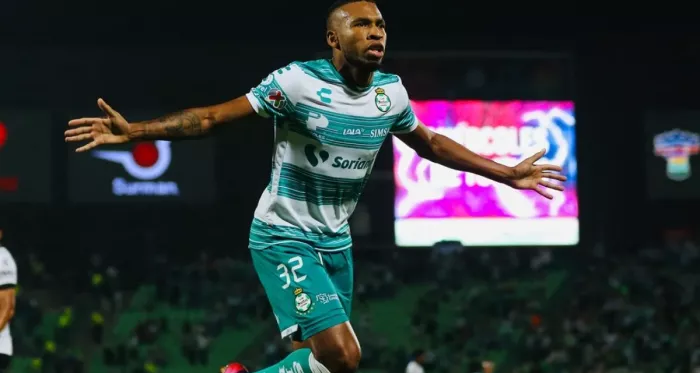 Santos cumple; vapulea a Querétaro, y jugará en cuartos
contra Rayados