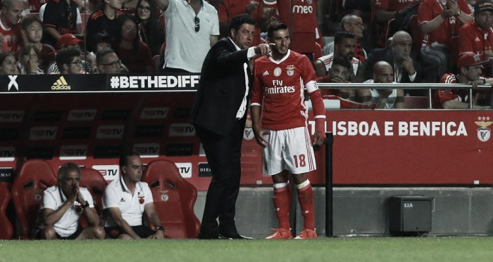 Luz gelada na estreia: Vitória experimentou e Vitória fez o Benfica pagar