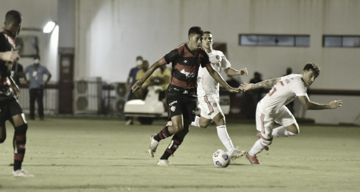 Pressionado, Internacional recebe Vitória para garantir paz e classificação na Copa do Brasil