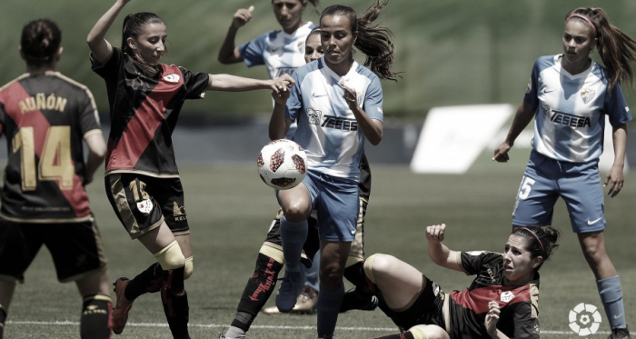 Sheila García luchando por un balón | Fotografía: La Liga