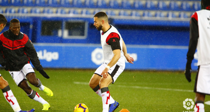 Amat durante un calentamiento. Fotografía: La Liga