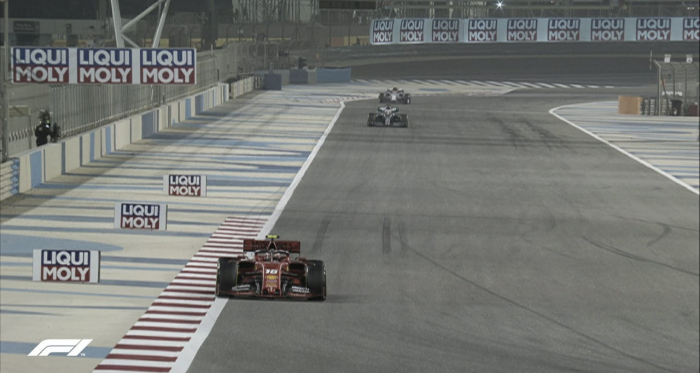 Leclerc chegou a estar sete segundos à frente das duas Mercedes (Foto: F!)
