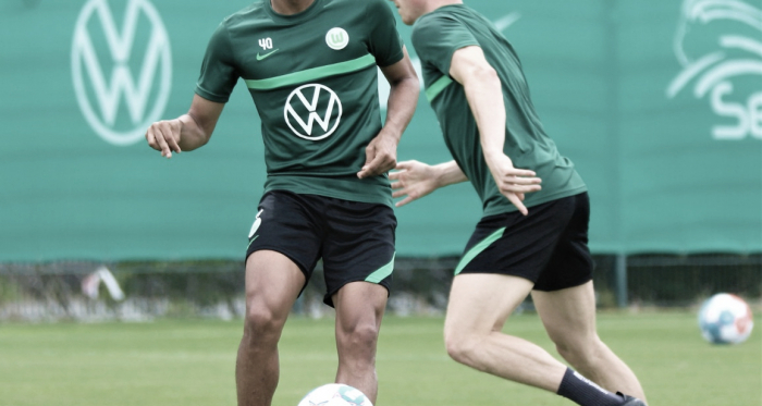 Victor Sá avalia preparação e projeta temporada do Wolfsburg