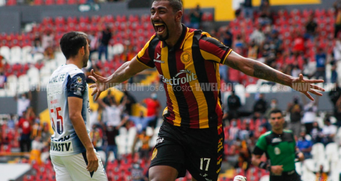 Leones Negros gana en el regreso de Alfonso Sosa al
banquillo universitario