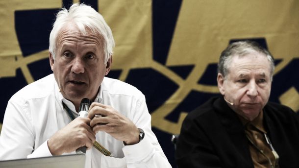 Charlie Whiting e Jean Todt, juntos na conferência de imprensa. (foto: Sutton Images)