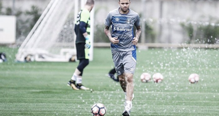 Luan e Geromel treinam e são relacionados à decisão contra Botafogo, mas seguem dúvidas