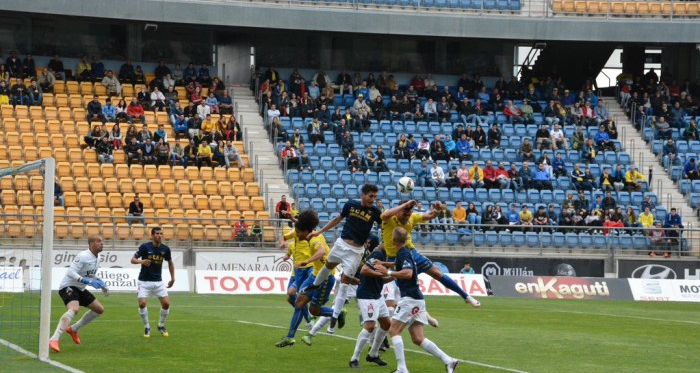 El UCAM se proclama campeón del grupo cuarto ante un triste Cádiz