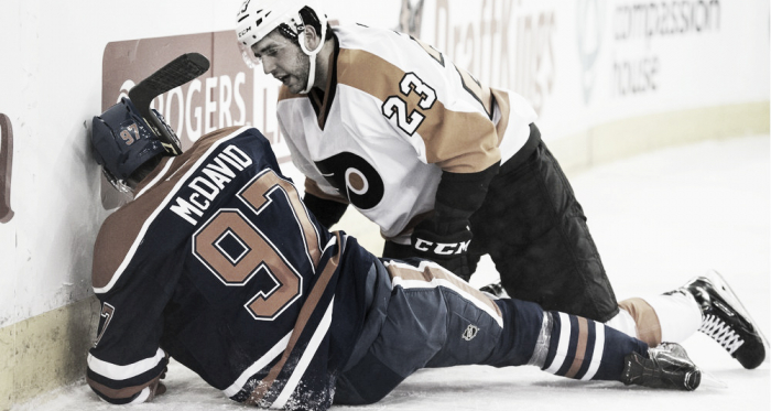 Manning ha sido el némesis en la corta carrera de McDavid. NHL.com. 