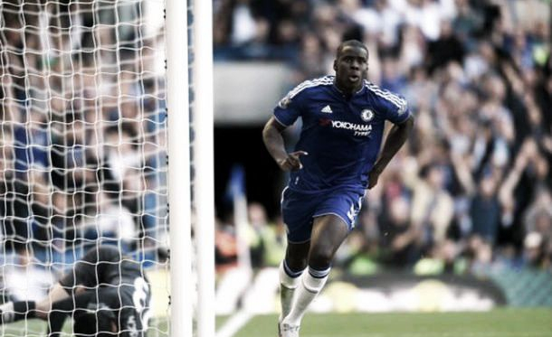 Em partida marcada por confusão, Chelsea vence Arsenal e avança na tabela