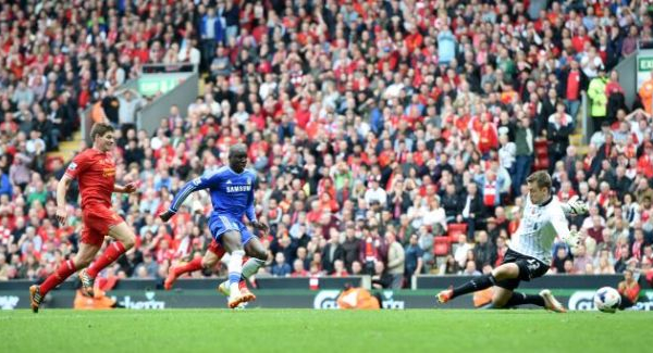 Mourinho, che colpo! Il Liverpool cade ad Anfield, Premier riaperta