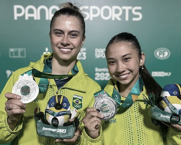 Irmãs Takahashi ficam com a medalha de prata de duplas, no primeiro Pan jogando juntas