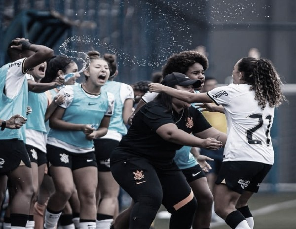 Thaissan encerra ciclo no Corinthians com contribuições para a categoria de base do Futebol Feminino