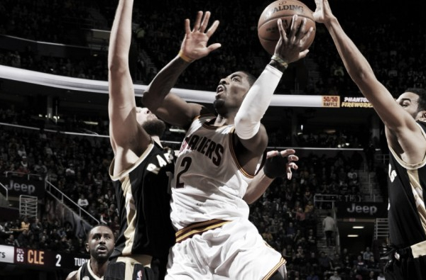 Kyrie Irving retoma ritmo de jogo e é destaque na vitória do Cavaliers sobre o Raptors