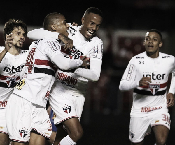 Em noite pouco inspirada, São Paulo bate Paraná e estreia com vitória no Brasileirão