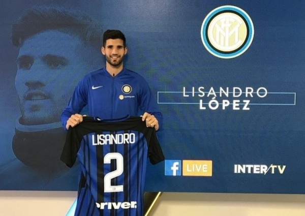 Inter, il giorno di Lisandro Lopez: "Obiettivo Champions, posso giocare centrale sia a 3 che a 4"