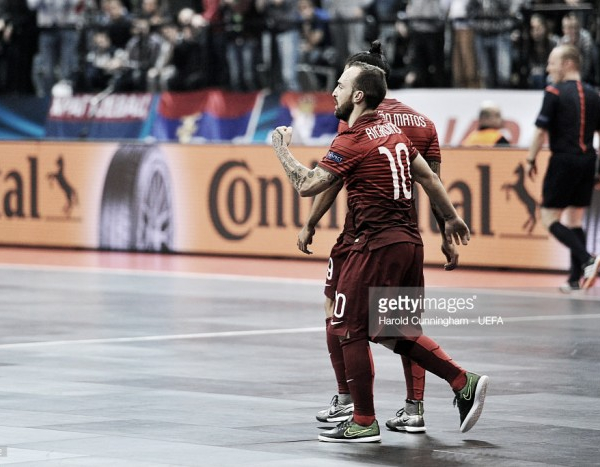 Europeu de Futsal: obra-prima de Ricardinho não evita desaire frente à Sérvia